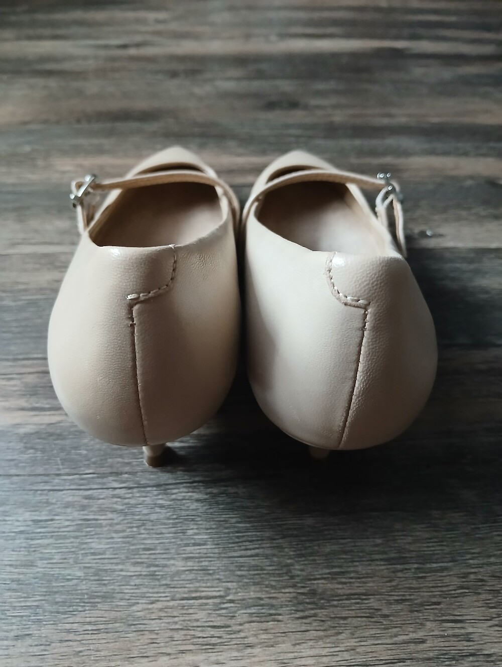 Vionic Cream Pointed Mary Jane Flats with Buckle Strap Size 7.5. - Picture 4 of 12